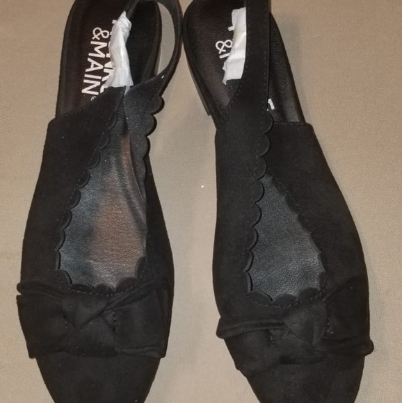 Shoes - Picture 3 of 4